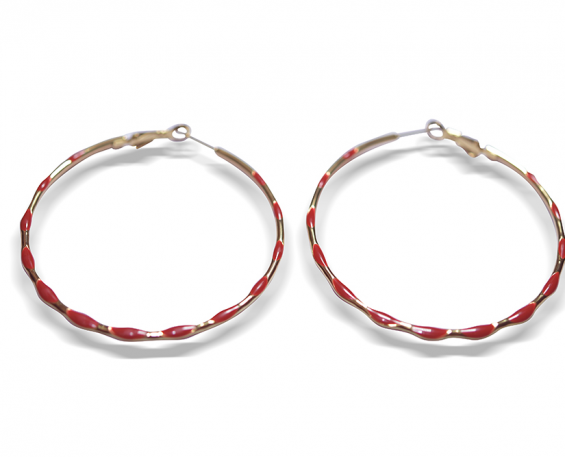 ARETES CON DETALLES ROJOS