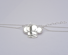 Collar de plata con gorro chef