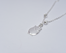 Collar de plata con buho