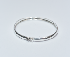 Brazalete de plata con seguro