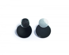 ARETES CIRCULARES NEGRO CON PLATA