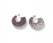 ARETES DORADOS CON RELIEVE