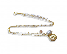 COLLAR CON DIJE Y PIEDRAS