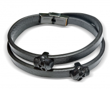Pulsera de piel con calavera negra 