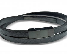 PULSERA DE PIEL NEGRO CON DETALLES