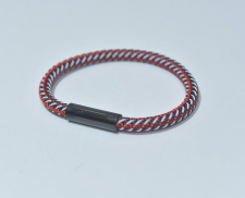 Pulsera con broche negro