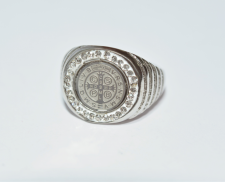 Anillo de acero inoxidable san benito